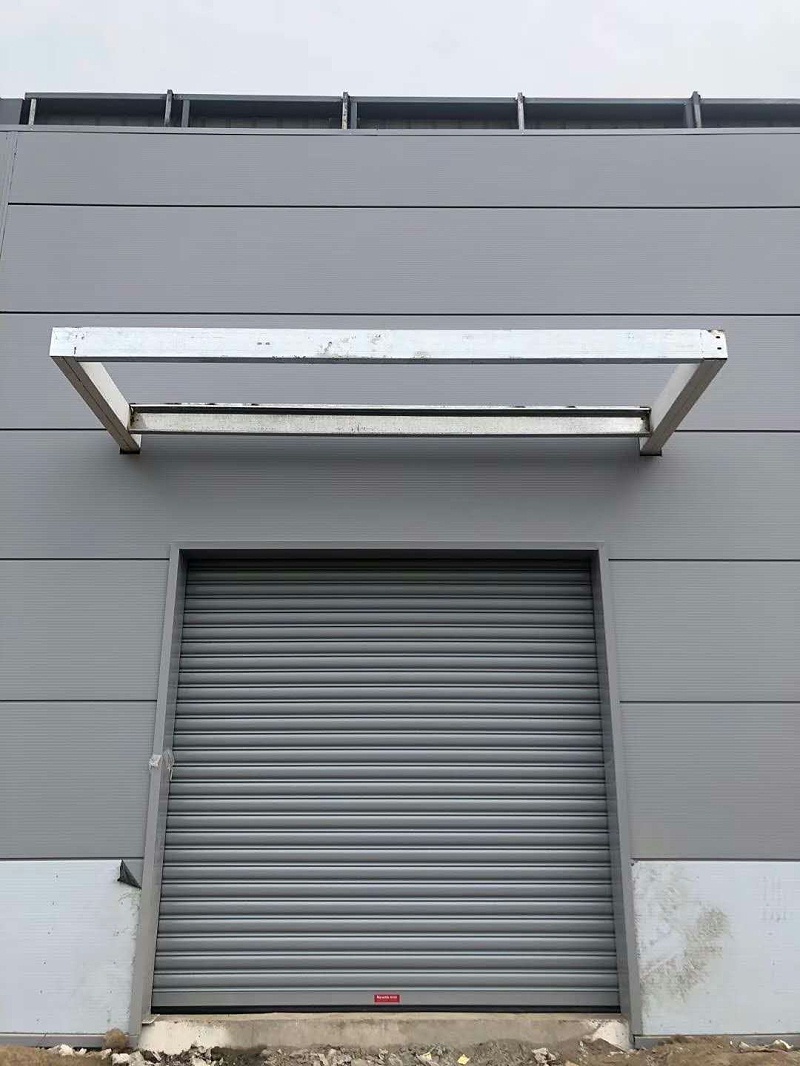 鋼製卷簾門安裝完成