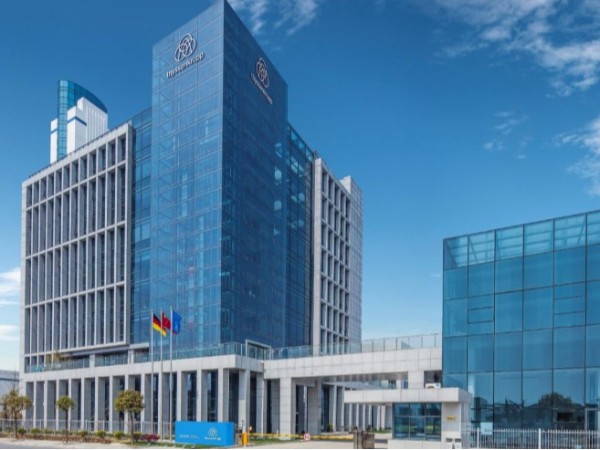 昆山（shān）菠萝蜜免费观看视频門業與蒂升電梯(中（zhōng）國)有限公司（sī）簽訂抗風（fēng）卷簾門供貨合同