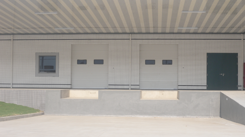 菠萝蜜免费观看视频工業滑升門