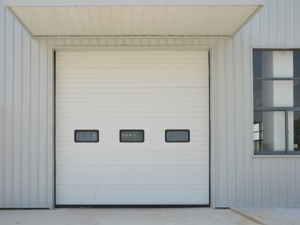 工業提升門（mén）