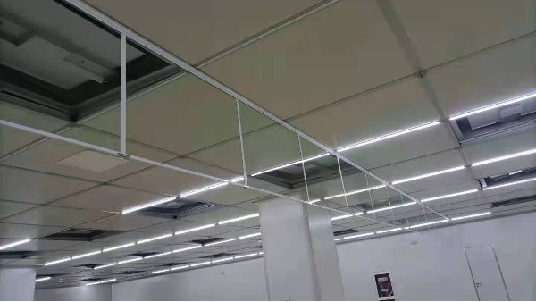 潔淨車間（jiān）擋煙垂壁一般使（shǐ）用哪種？