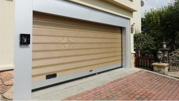 別墅區車庫門應選擇哪種卷簾門（mén）？