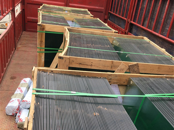 新（xīn）恒邦玻璃擋煙垂壁