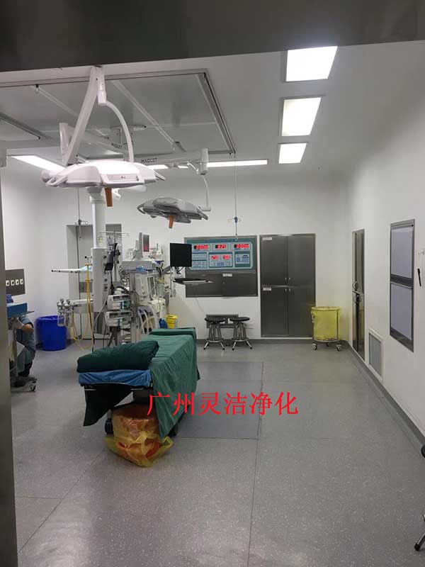 我司為惠州市中心醫（yī）院手術室層流中高效過濾器更換（huàn）安裝圓滿結束