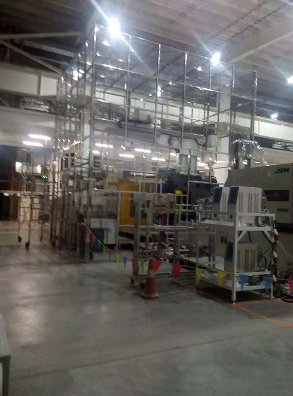 我司為湖北小糸車燈（dēng）有限公司（sī）車間潔淨棚安（ān）裝項目順利完工